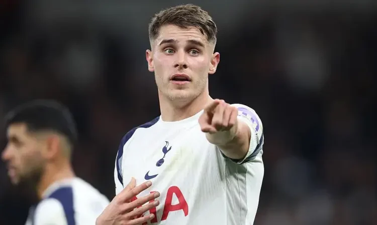 Van de Ven: Spurs Players Care Deeply