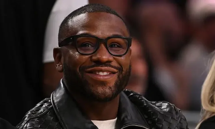 Mayweather Announces Athens Clash with Zambidis Ahead of Pacquiao Rematch