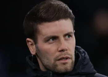 “Dark Arts” Debate: Brighton Boss Slams Arsenal’s Set-Piece Delays