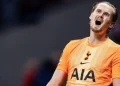 Spurs Shambles: Kinsky Hooked After 17-Minute Horror Show
