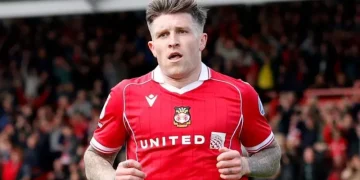 Wrexham Keep Play-off Dream Alive
