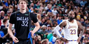 Flagg Drops 45 as Mavericks Edge Lakers