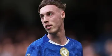 Palmer Dismisses Man Utd Rumours, Stays Focused on Chelsea