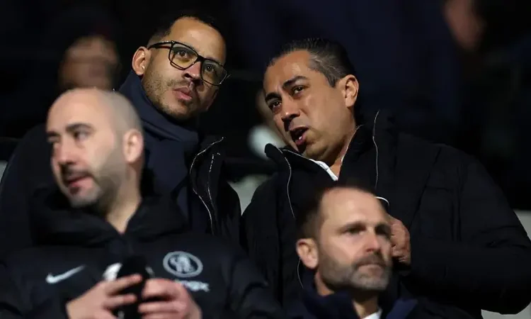 Rosenior Backed Despite Chelsea Slump