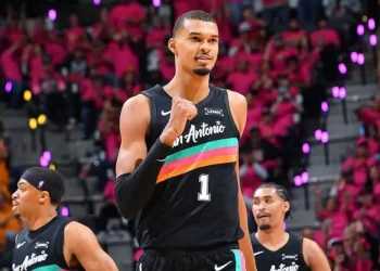 Wembanyama Dazzles as Play‑offs Begin