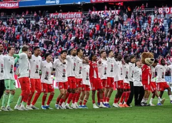 Bayern Clinch 35th Bundesliga Title – Treble chase Alive