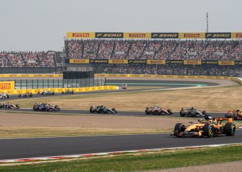 F1 Chiefs Open Talks on Engine Rules