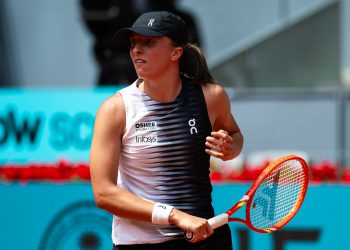 Swiatek Sweeps Into Madrid Third Round