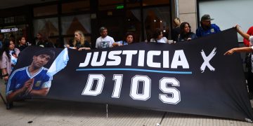 Maradona’s Daughter Accuses Doctors of Manipulation