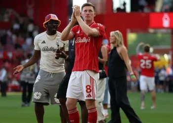 Man City Move Ahead In Anderson Chase