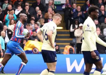 Mateta Blow Halts Everton’s Charge