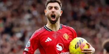 Fernandes Wins Football Writers’ Award