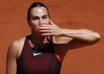 Roland-Garros: Sabalenka Storms Into Second Round