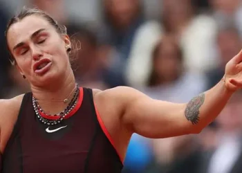 Sabalenka Collapses As Shnaider Stuns Paris