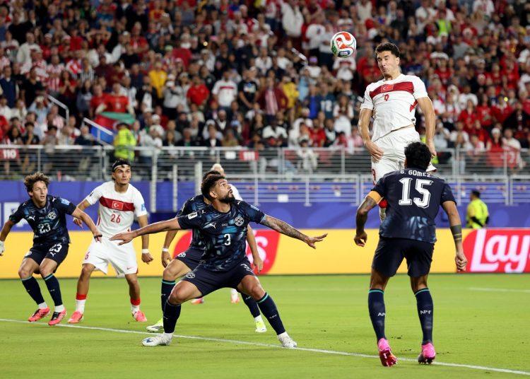 10-Man Paraguay Hold Firm Against Turkey to Secure Crucial World Cup Victory