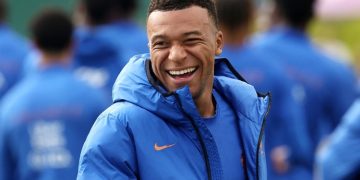 Mbappé Fires Barça Barb, Praises Messi And Ronaldo